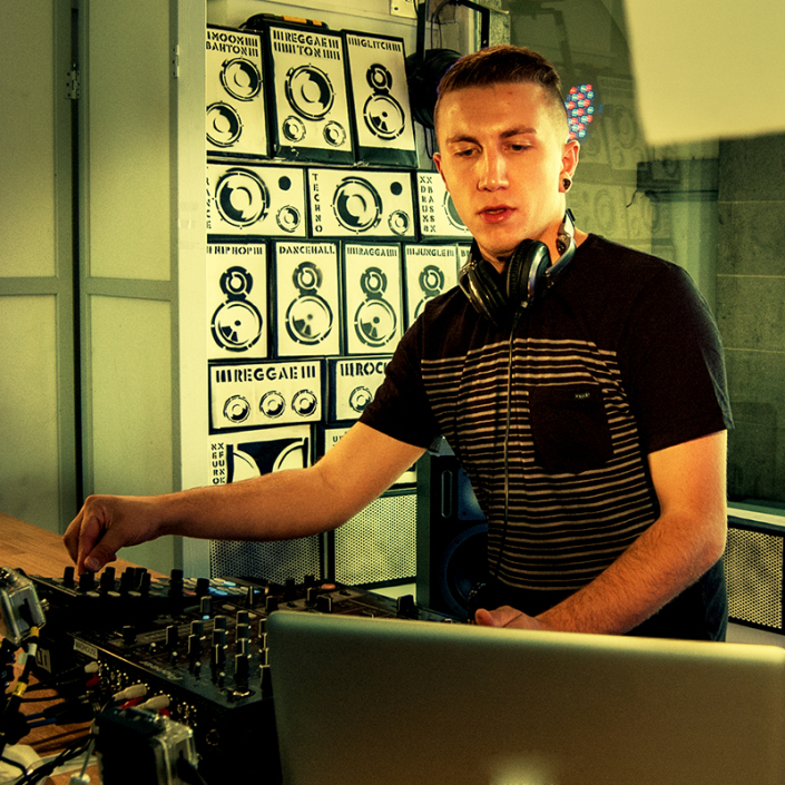 Stereoholic